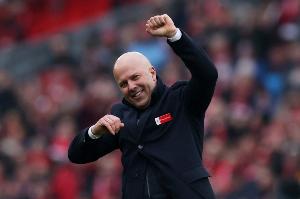 开云体育官网-内维尔：纵观整个赛季，斯洛特堪称我见过最出色的主帅之一