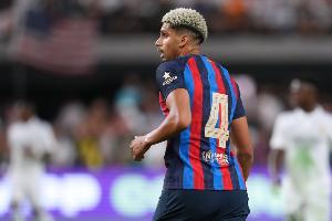 开云体育-前巴萨青训教练：阿劳霍跑起来回抢时，让对手以为有列火车在追