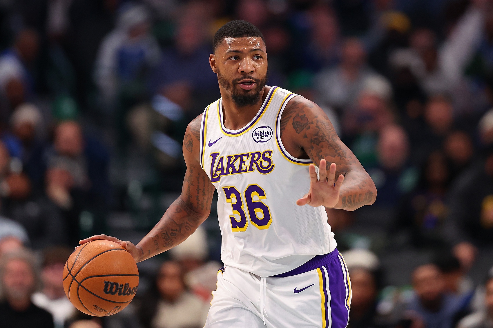 开云体育app-队记：湖人过去10场的防守效率排名NBA第11 取得了显著进步